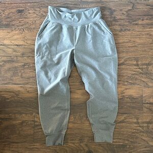 Old Navy Powersoft Women’s Gray Jogger Pants